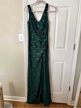 Jules & Cleo Sequin Lace Dress in Green Size 6 Like New